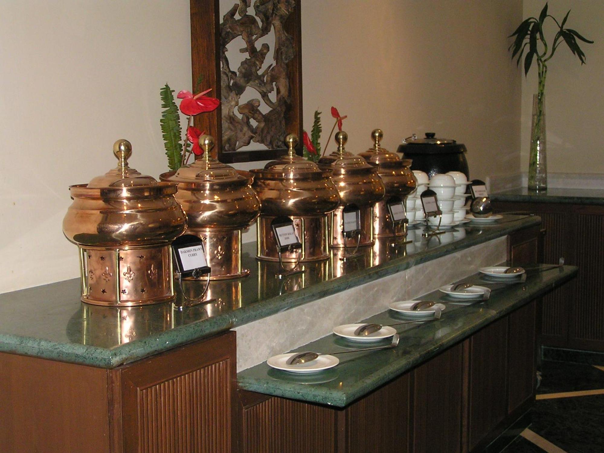 The Lalit Traveller Khajuraho Hotell Exteriör bild